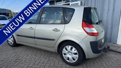 Beige Gebruikt 2006 Renault Scénic II Dynamique MPV | € 1.950 (Eerlijke prijs)