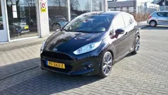 Zwart Gebruikt 2017 Ford Fiesta ST-Line Hatchback | € 14.450 (Eerlijke prijs)