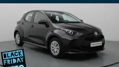 Gebruikt 2023 Toyota Yaris Hybrid Active Hatchback | € 21.490 (Eerlijke prijs)