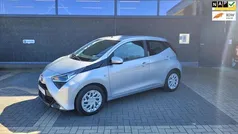Gebruikt 2018 Toyota Aygo X-play Hatchback | € 13.450 (Eerlijke prijs)