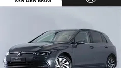Grijs Gebruikt 2022 VW Golf VIII Style Hatchback | € 27.485 (Eerlijke prijs)