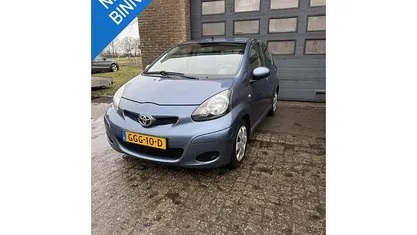 Occasion Toyota Aygo 68 PK (50 kW) 2009 Blauw Hatchback