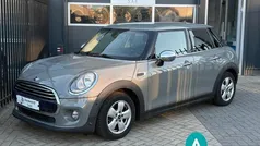 Grijs, metallic lak Gebruikt 2014 Mini Cooper Business Hatchback | € 13.490 (Eerlijke prijs)