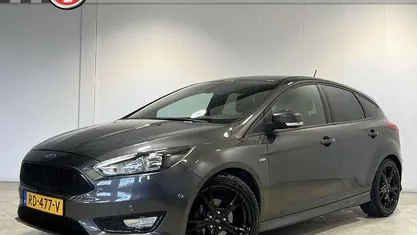 Occasion 2017 Ford Focus ST-Line Hatchback | € 11.440 (Eerlijke prijs)