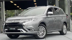 Grijs Gebruikt 2021 Mitsubishi Outlander P-HEV Intense+ SUV | € 22.245 (Eerlijke prijs)