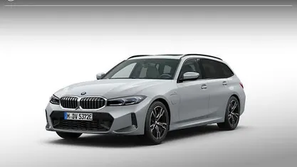 Occasion 2025 BMW 330 Comfort Edition Stationwagen | € 66.484 (Super prijs)