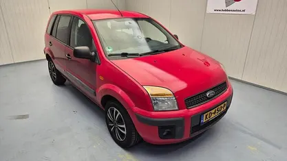 Rood Gebruikt 2011 Ford Fusion Style MPV | € 1.740 (Goede deal)