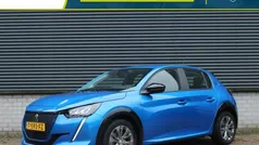Blauw Gebruikt 2023 Peugeot e-208 Active Hatchback | € 20.385 (Goede deal)
