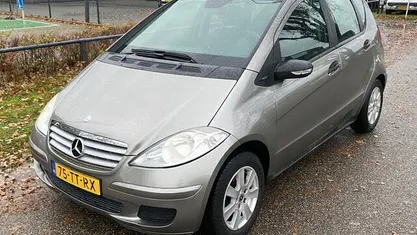 Grijs, metallic lak Gebruikt 2005 Mercedes A150 MPV | € 1.799 (Eerlijke prijs)