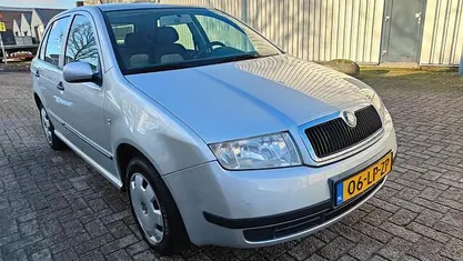 Grijs Occasion 2003 Skoda Fabia Hatchback | € 2.450 (Eerlijke prijs)