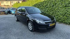 Zwart, metallic lak Gebruikt 2004 Opel Astra Elegance Hatchback | € 1.245 (Eerlijke prijs)