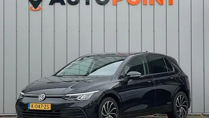 Occasion 2021 VW Golf VIII Life Hatchback | € 17.380 (Eerlijke prijs)