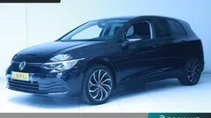 Gebruikt 2021 VW Golf VIII Life Hatchback | € 17.945 (Eerlijke prijs)