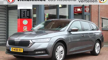 Grijs Occasion 2023 Skoda Octavia Ambition Stationwagen | € 23.785 (Eerlijke prijs)