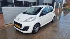Wit Gebruikt 2013 Peugeot 107 Hatchback | € 3.650 (Eerlijke prijs)