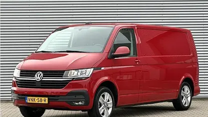 Occasion VW T6.1 150 PK (110 kW) 2021 Cherry red (lh3t) Van
