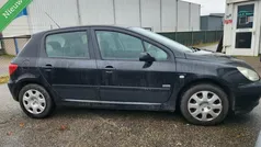 Zwart Gebruikt 2005 Peugeot 307 Hatchback | € 999 (Eerlijke prijs)