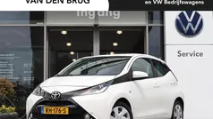 Gebruikt 2017 Toyota Aygo X-play Hatchback | € 9.945 (Eerlijke prijs)