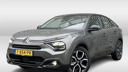 Grijs Occasion 2023 Citroën e-C4 Feel SUV | € 18.950 (Eerlijke prijs)