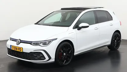 Wit Occasion 2023 VW Golf VIII GTE Hatchback | € 25.690 (Eerlijke prijs)