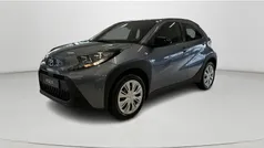 Gebruikt 2025 Toyota Aygo Play Hatchback | € 20.995 (Eerlijke prijs)