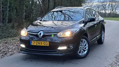 Zwart Gebruikt 2015 Renault Mégane GrandTour LIMITED Stationwagen | € 3.999 (Goede deal)
