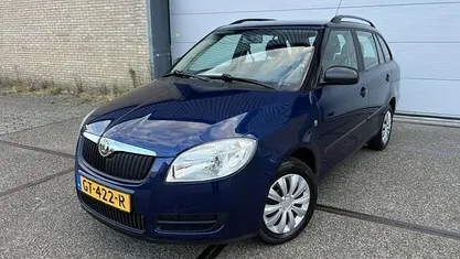 Blauw Gebruikt 2009 Skoda Fabia Comfort Hatchback | € 2.250 (Goede deal)