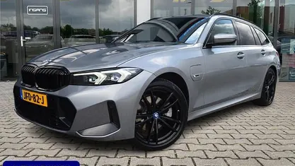 Occasion BMW 330 M Sport 291 PK (214 kW) 2023 Grijs Stationwagen