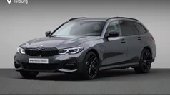 Grijs Gebruikt 2022 BMW 330e Executive Stationwagen | € 38.880 (Eerlijke prijs)