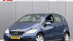 Blauw, metallic lak Gebruikt 2011 Mercedes A160 Business MPV | € 2.748 (Goede deal)