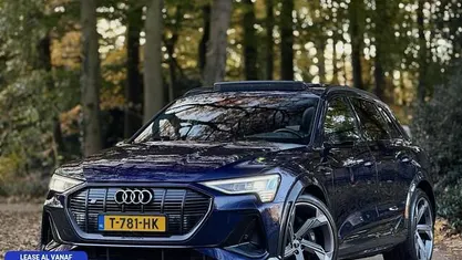 Blauw (metallic) Gebruikt 2021 Audi e-tron S-Line SUV | € 43.900 (Eerlijke prijs)