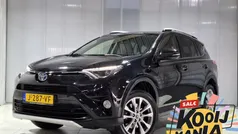 Zwart Gebruikt 2017 Toyota RAV4 Hybrid Business Edition SUV | € 23.249 (Eerlijke prijs)