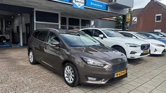 Grijs Gebruikt 2017 Ford Focus Titanium Sedan | € 10.950 (Goede deal)