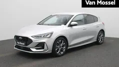 Grijs Gebruikt 2023 Ford Focus ST-Line Hatchback | € 24.945 (Goede deal)