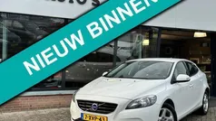 Wit Gebruikt 2014 Volvo V40 Business Edition Stationwagen | € 5.945 (Eerlijke prijs)