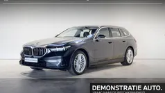 Grijs, metallic lak Gebruikt 2025 BMW i5 Comfort Edition Sedan | € 64.895 (Eerlijke prijs)