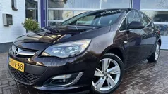 Bruin Gebruikt 2013 Opel Astra Cosmo Hatchback | € 5.999 (Eerlijke prijs)