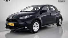 Gebruikt 2024 Toyota Yaris Hybrid Active Hatchback | € 22.445 (Eerlijke prijs)