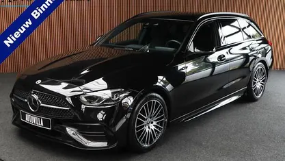 Zwart Gebruikt 2023 Mercedes C180 AMG line Stationwagen | € 39.950 (Eerlijke prijs)