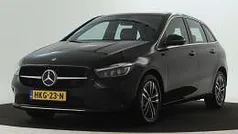 Zwart, metallic lak Gebruikt 2023 Mercedes B250 Luxury MPV | € 34.745 (Eerlijke prijs)