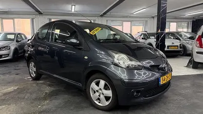 Occasion Toyota Aygo Sport 68 PK (50 kW) 2008 Grijs Hatchback