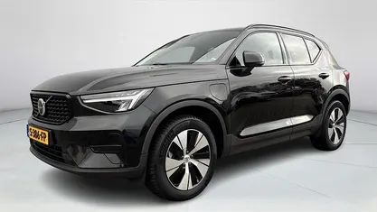 Zwart Occasion 2023 Volvo XC40 Plus SUV | € 37.950 (Eerlijke prijs)