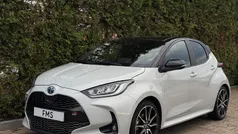 Wit Gebruikt 2023 Toyota Yaris Hybrid Sport Hatchback | € 25.890 (Eerlijke prijs)
