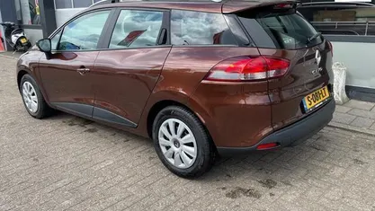 Occasion Renault Clio GrandTour Expression 90 PK (66 kW) 2014 Bruin Stationwagen