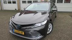 Bruin Gebruikt 2019 Toyota Camry Premium Sedan | € 29.500 (Eerlijke prijs)