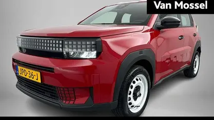 Rood Occasion 2025 Fiat Grande Panda Red Hatchback | € 26.290 (Eerlijke prijs)