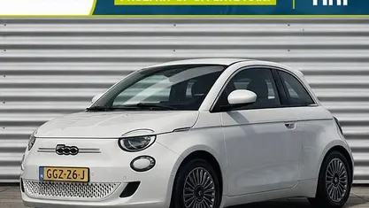 Wit Gebruikt 2024 Fiat 500e Urban Hatchback | € 23.350 (Eerlijke prijs)