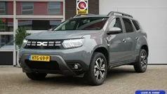 Gebruikt 2023 Dacia Duster Journey SUV | € 25.950 (Eerlijke prijs)