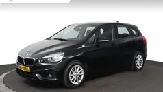 Zwart Gebruikt 2017 BMW 218 Executive Stationwagen | € 17.950 (Eerlijke prijs)