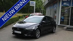 Zwart Gebruikt 2022 Ford Focus ST-Line X Hatchback | € 21.900 (Eerlijke prijs)
